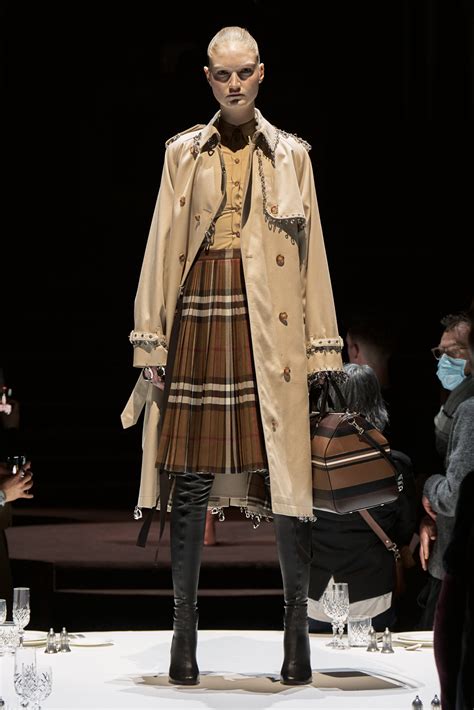 burberry fall winter 2022|Burberry fall 2022.